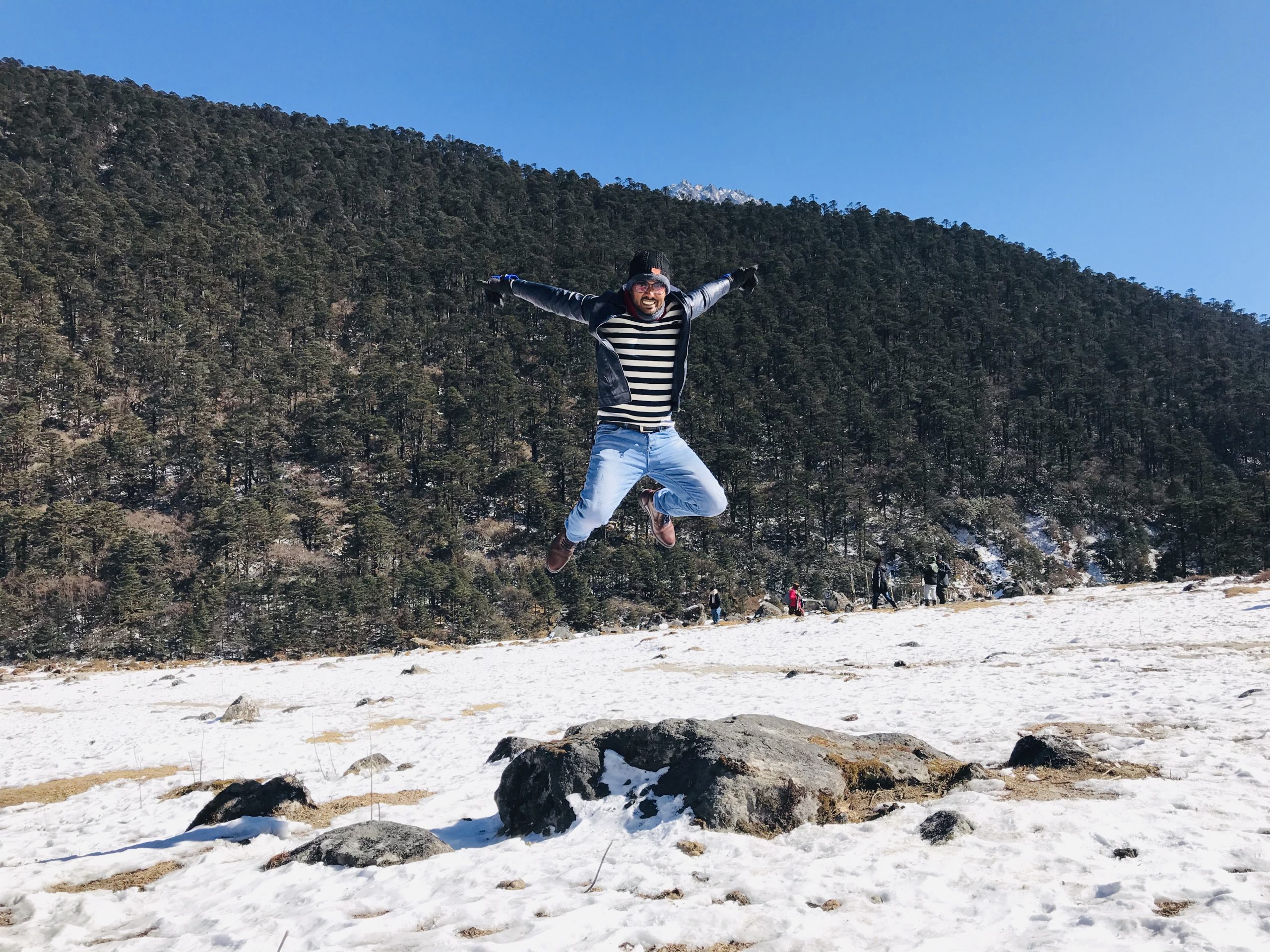 সিকিমের মাঝে বরফের খোঁজে!